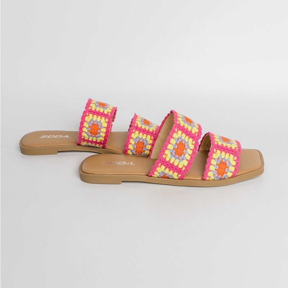 Soda Womens Crochet Slide Sandals Size 7.5 Pink Yellow Boho Chic Square Toe - Picture 3 of 7